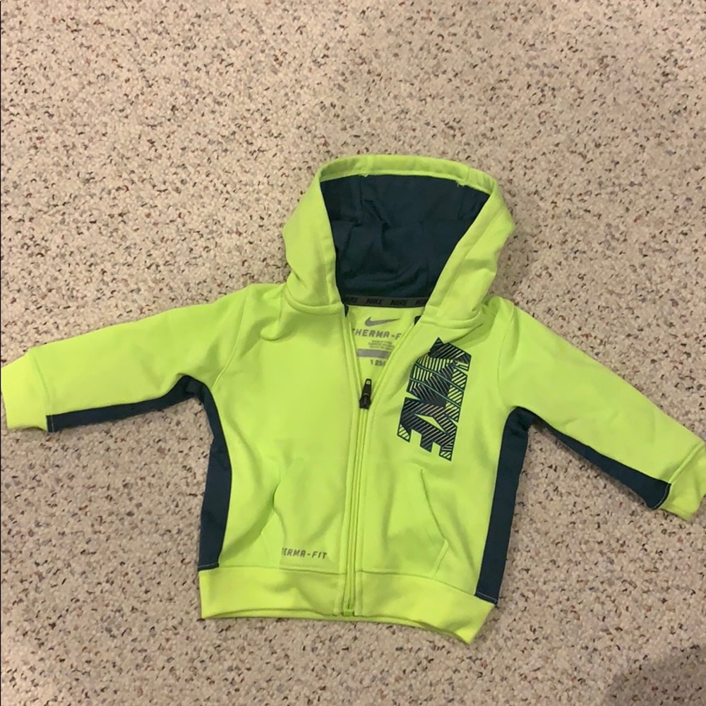 Nike therma fit sweatshirt -EUC